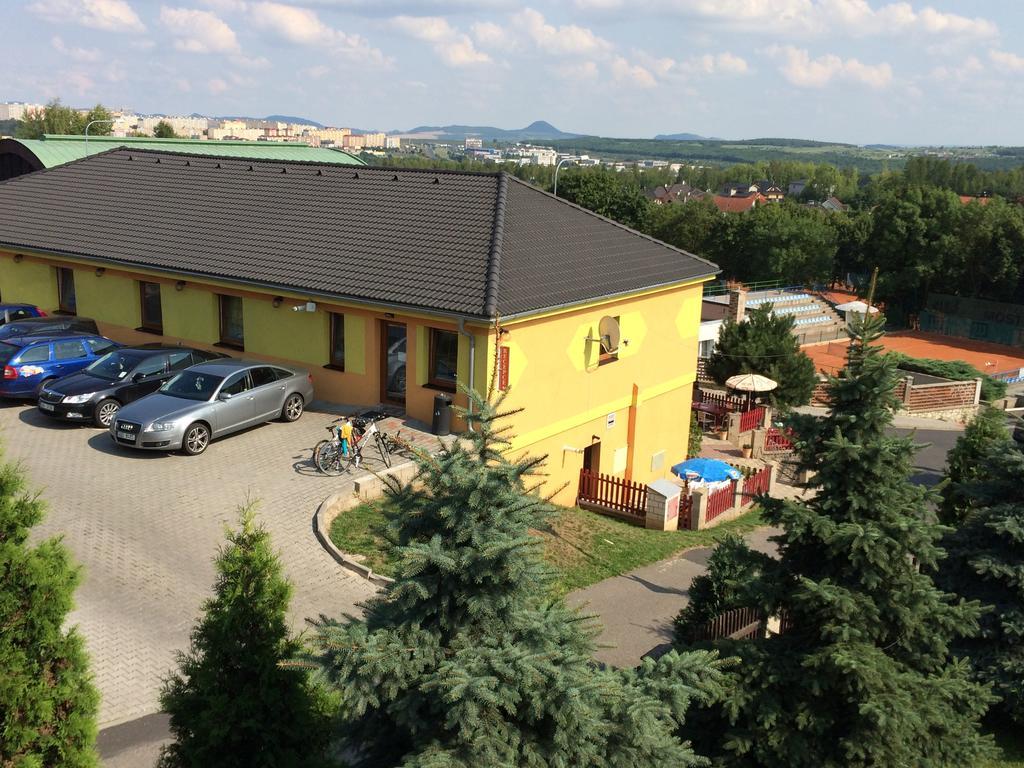 Hotel Pohadka Most Exterior photo